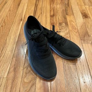 Womens Black Literide Size 8 Croc Shoes